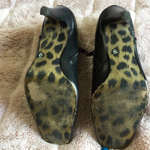 Alfani Black Leather Bootie Size 6 - Picture 7 of 10